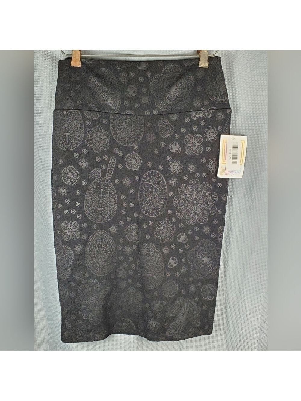 NWT Lularoe Cassie, black with black pattern, size XS